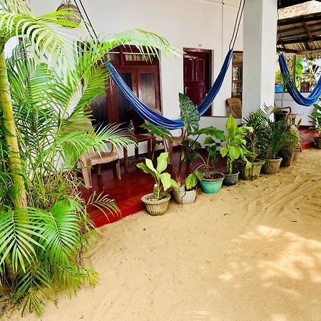 Tropicana Home Stay อารูกัมเบย์ ภายนอก รูปภาพ