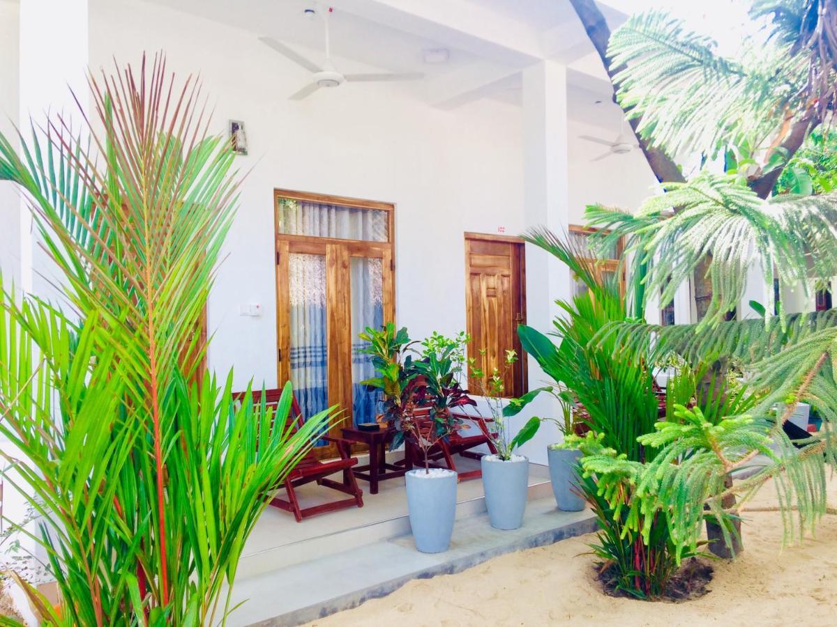Tropicana Home Stay อารูกัมเบย์ ภายนอก รูปภาพ